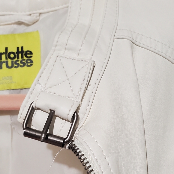 Charlotte Russe cropped jacket - Picture 7 of 14